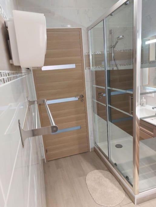 Souvenirs De Provence, Charmant Appartement Neuf 3 Etoiles ديني-ليه-بان المظهر الخارجي الصورة